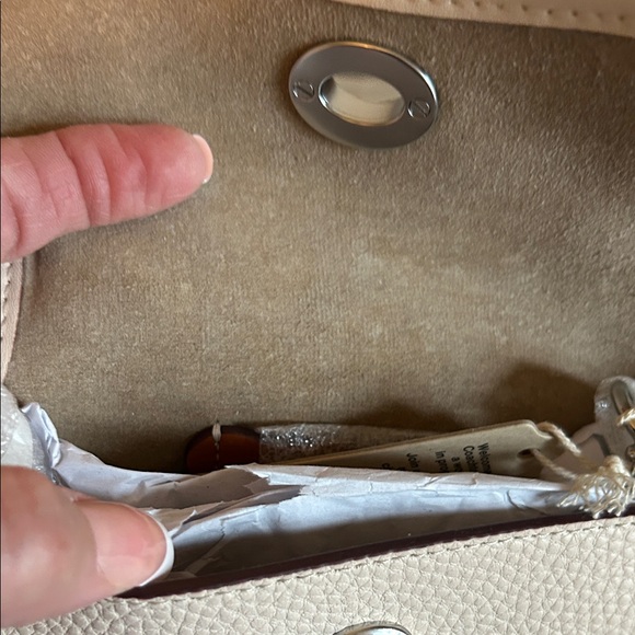 Coachtopia Ivory Leather Crossbody Bag - Picture 9 of 11